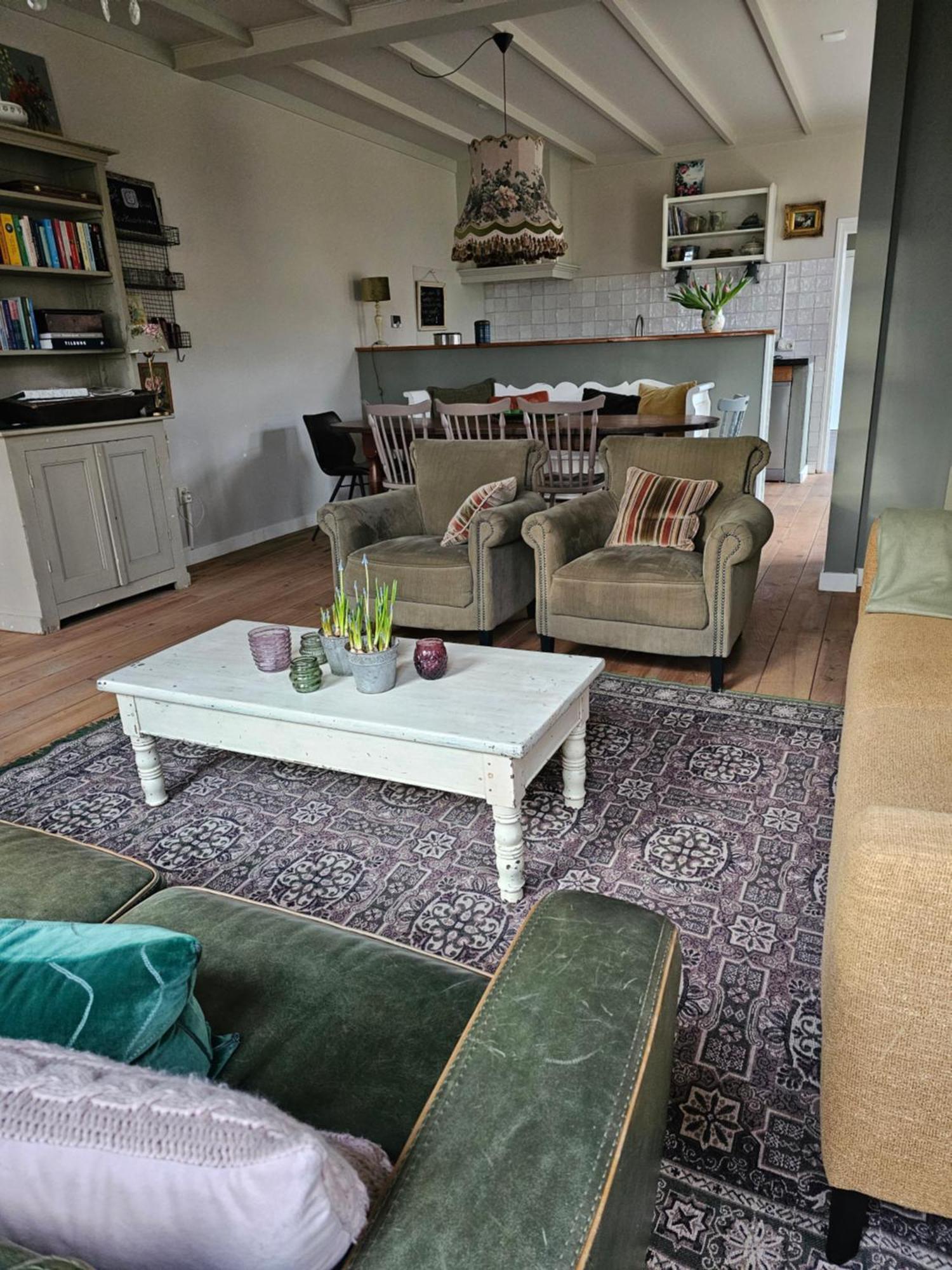 Logeerderij Tussen Koe & Kroonluchter Diessen Esterno foto